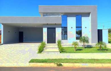 Imagem: A casa em condomínio possui 3 Dormitórios, 4 Banheiros, 4