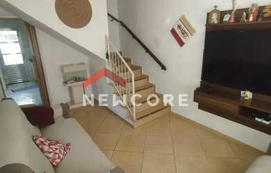 Imagem: A casa possui 3 Dormitórios, 2 Banheiros, 2 Vagas na garagem