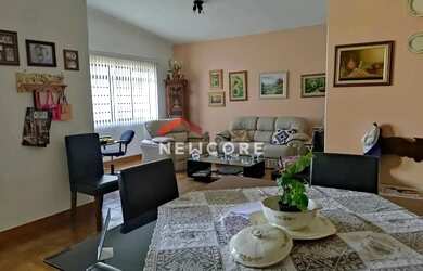 Imagem: A casa possui 3 Dormitórios, 2 Banheiros, 3 Vagas na garagem