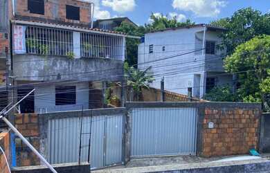 Imagem: A casa possui 2 Dormitórios, 2 Banheiros, 4 Vagas na garagem