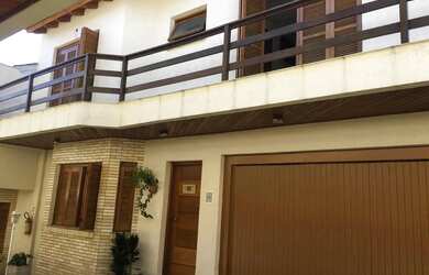 Imagem: A casa em condomínio possui 3 Dormitórios, 3 Banheiros, 2