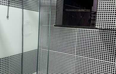 Imagem: A casa em condomínio possui 4 Dormitórios, 2 Banheiros, 2