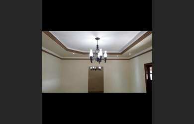 Imagem: A casa possui 3 Dormitórios, 2 Banheiros, 3 Vagas na garagem