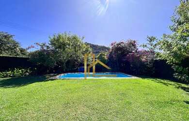 Imagem: A casa à venda possui 5 Dormitórios, 3 Banheiros, 4 Vagas