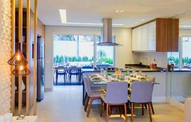 Imagem: A casa possui 4 Dormitórios, 4 Banheiros, 2 Vagas na garagem