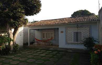 Imagem: A casa possui 2 Dormitórios, 1 Banheiro, 5 Vagas na garagem