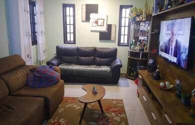 Imagem: A casa em condomínio possui 4 Dormitórios, 4 Banheiros, 5