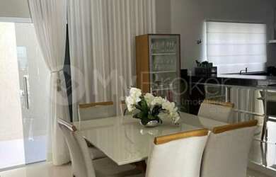 Imagem: A casa em condomínio possui 3 Dormitórios, 5 Banheiros, 4