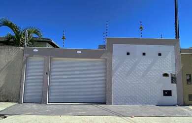 Imagem: A casa possui 3 Dormitórios, 2 Banheiros, 200m² de Área e