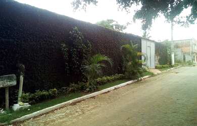 Imagem: A casa possui 2 Dormitórios, 1 Banheiro, Varanda e está localizado