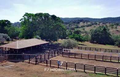 Imagem 4: Rural fazenda com 4 quartos - Bairro Zona Rural em Goiás