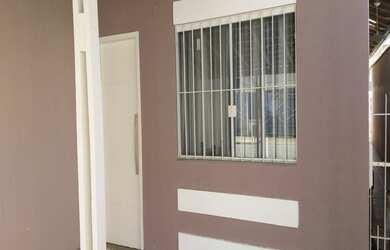 Imagem: A casa possui 2 Dormitórios, 2 Banheiros, 1 Vaga na garagem