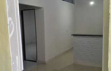 Imagem: A casa possui 2 Dormitórios, 1 Banheiro, 1 Vaga na garagem