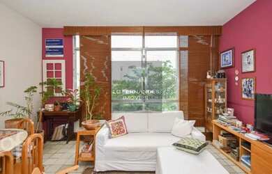 Imagem: O apartamento possui 3 Dormitórios, 2 Banheiros, 1 Vaga na