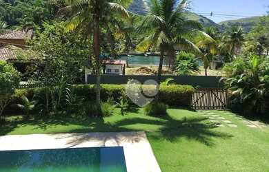 Imagem: A casa em condomínio possui 4 Dormitórios, 5 Banheiros, 5