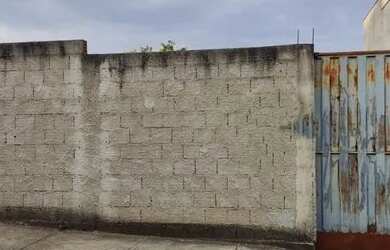 Imagem: A casa possui 2 Dormitórios, 1 Banheiro e está localizado