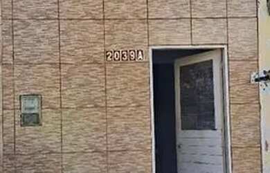 Imagem: A casa possui 2 Dormitórios, 1 Banheiro e está localizado