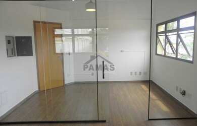 Imagem: O depósito possui 30m² de Área e está localizado em Pinheirinho