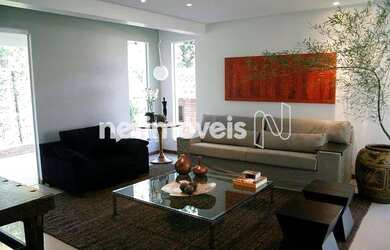 Imagem: A casa possui 4 Dormitórios, 5 Banheiros, 3 Vagas na garagem