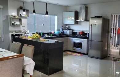 Imagem 8: Vendo casa. 380m² de Área, 5 Vagas na garageme4 Dormitórios