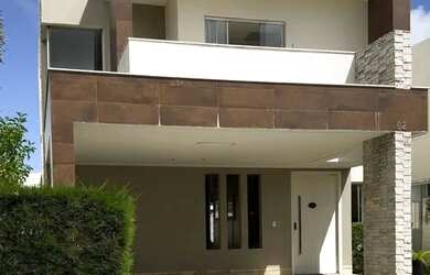 Imagem: A casa em condomínio possui 4 Dormitórios, 5 Banheiros, 3