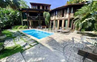 Imagem: A casa em condomínio possui 5 Dormitórios, 2 Banheiros, 3