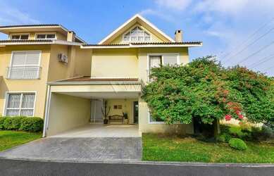 Imagem: A casa em condomínio possui 3 Dormitórios, 3 Banheiros, 2