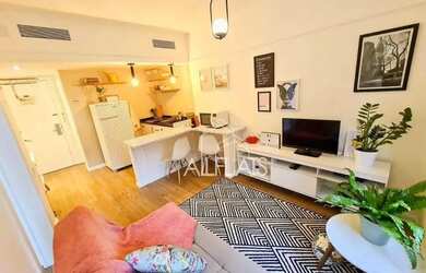 Imagem: O studio à venda possui 1 Dormitório, 1 Banheiro e 33m² de