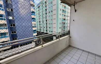 Imagem 5: Apartamento à venda 02 quartos, vista lateral para o mar da Praia do Morro, Elevador