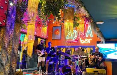 Imagem: O depósito possui 5 Vagas na garagem, 430m² de Área e está