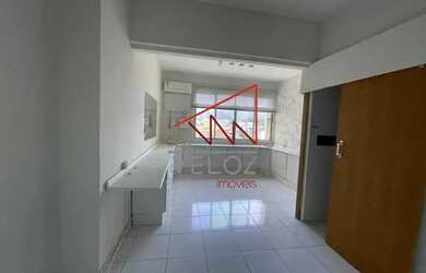 Imagem: O depósito possui 25m² de Área e está localizado em Catete