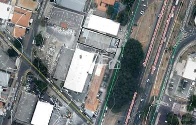 Imagem: O depósito possui 2 Vagas na garagem, 1.203m² de Área e