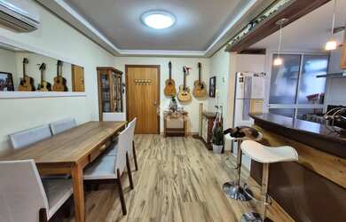 Imagem: O apartamento possui 2 Dormitórios, 2 Banheiros, 1 Vaga na