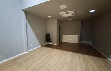 Imagem: O depósito possui 1 Vaga na garagem e 63m² de Área e está