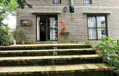 Imagem: A casa em condomínio possui 3 Dormitórios, 3 Banheiros, 4