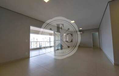 Imagem: O apartamento possui 3 Dormitórios, 5 Banheiros, 3 Vagas na