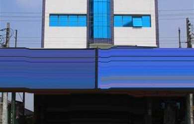 Imagem: O depósito possui 4 Vagas na garagem e 1100m² de Área e está