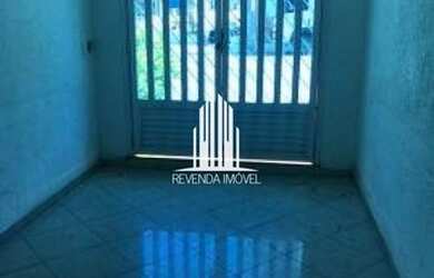 Imagem: O depósito possui 3 Vagas na garagem, 230m² de Área e está