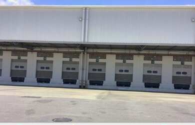 Imagem 2: Galpão/Depósito/Armazém para aluguel possui 2500 metros q