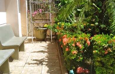 Imagem: O apartamento possui 2 Dormitórios, 1 Banheiro e 1 Vaga na