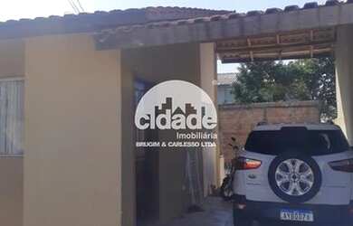 Imagem: A casa possui 2 Dormitórios, 1 Banheiro, 1 Vaga na garagem