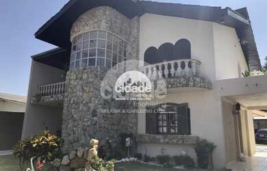 Imagem: A casa possui 2 Dormitórios, 1 Banheiro, 2 Vagas na garagem