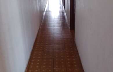 Imagem: A casa possui 2 Dormitórios, 1 Banheiro e está localizado