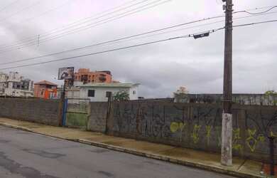 Imagem: O terreno possui 640m² de Área e está localizado em Loteamento