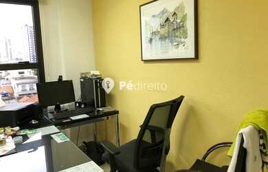 Imagem: O depósito possui 2 Vagas na garagem e 30m² de Área e está