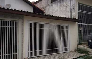 Imagem: A casa possui 2 Dormitórios, 2 Banheiros, 2 Vagas na garagem