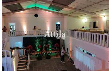 Imagem: A casa possui 5 Dormitórios, 3 Banheiros, 5 Vagas na garagem