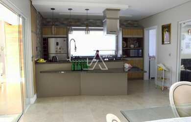 Imagem 6: CASA NO BAIRRO CARMEM. Piscina, Churrasqueira, 289m² de Áreae2 Vagas...