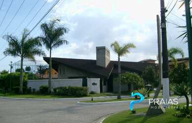 Imagem: A casa em condomínio possui 5 Dormitórios, 3 Banheiros, 2