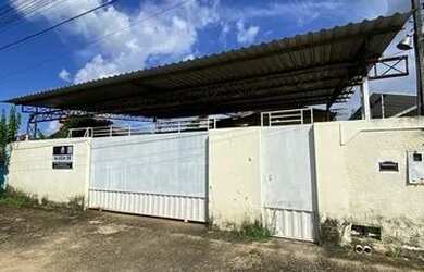 Imagem: A casa possui 4 Dormitórios, 3 Banheiros, 3 Vagas na garagem